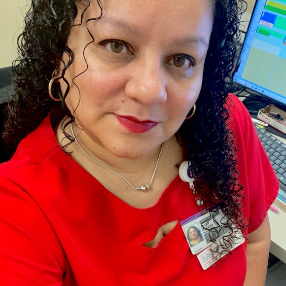 Meet your Posher, Ivette - Picture 2 of 2